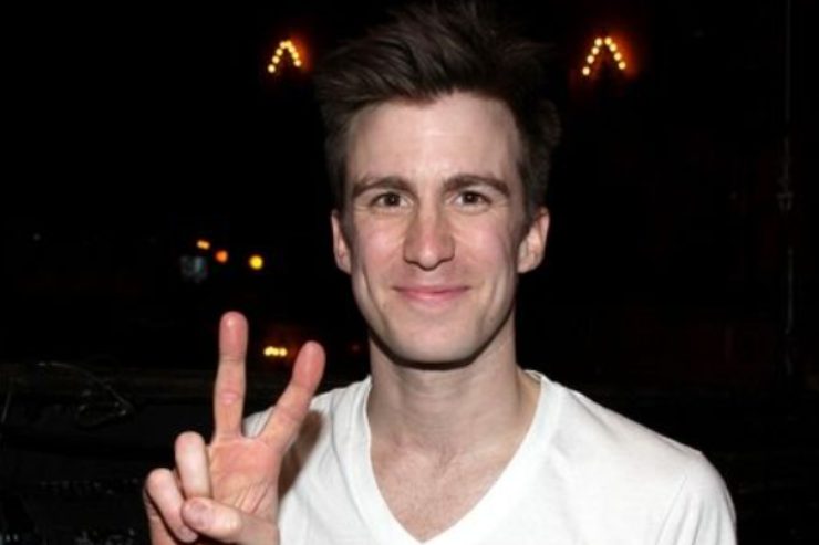 gavin creel sorridente